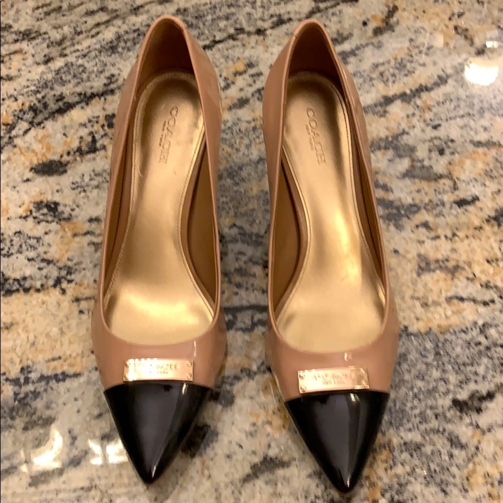 Coach two-tone tan black heels pumps size 8.5